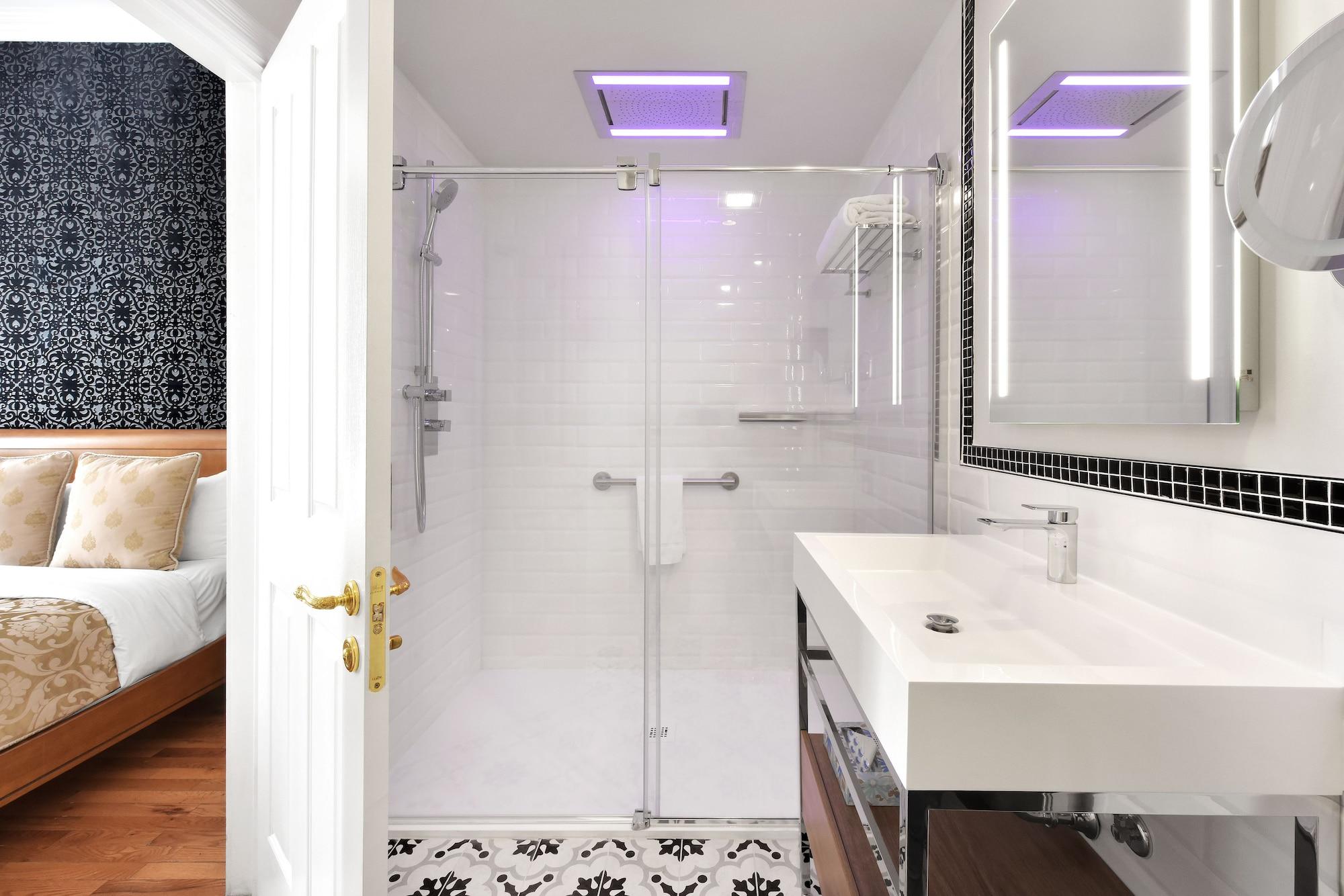 Hotel Bonaparte Montreal Luaran gambar