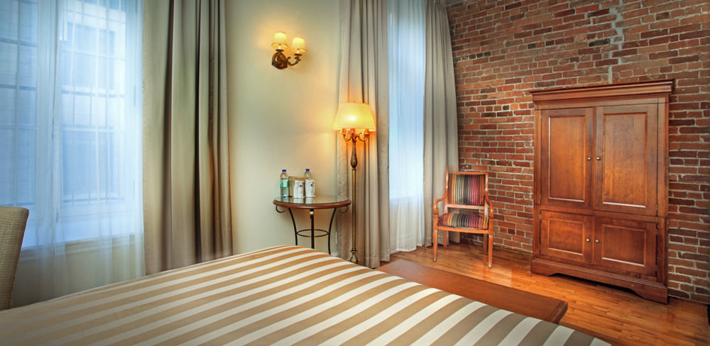 Hotel Bonaparte Montreal Luaran gambar