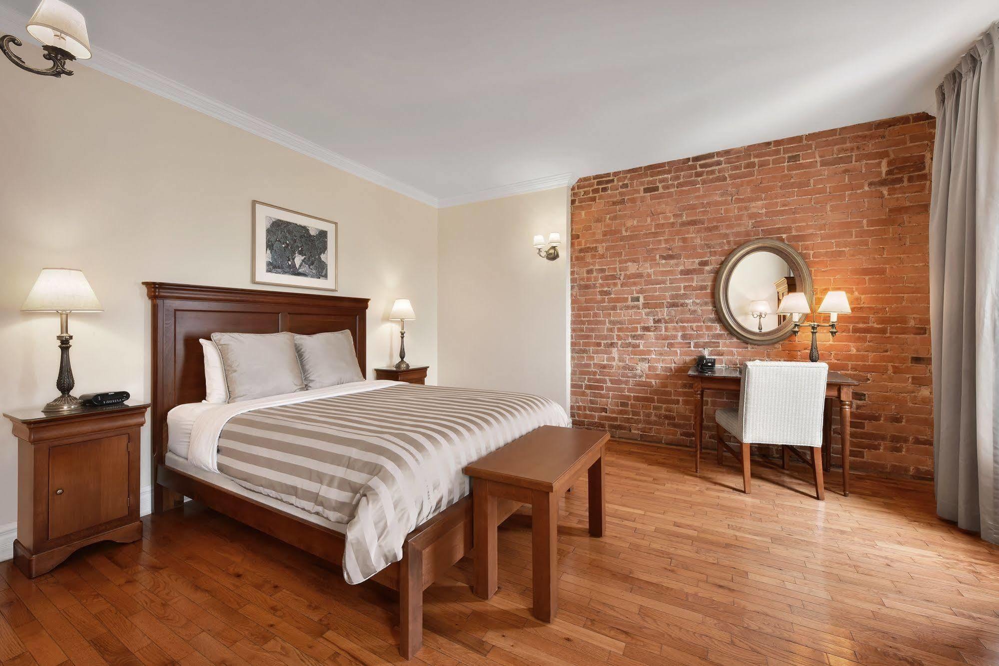 Hotel Bonaparte Montreal Luaran gambar