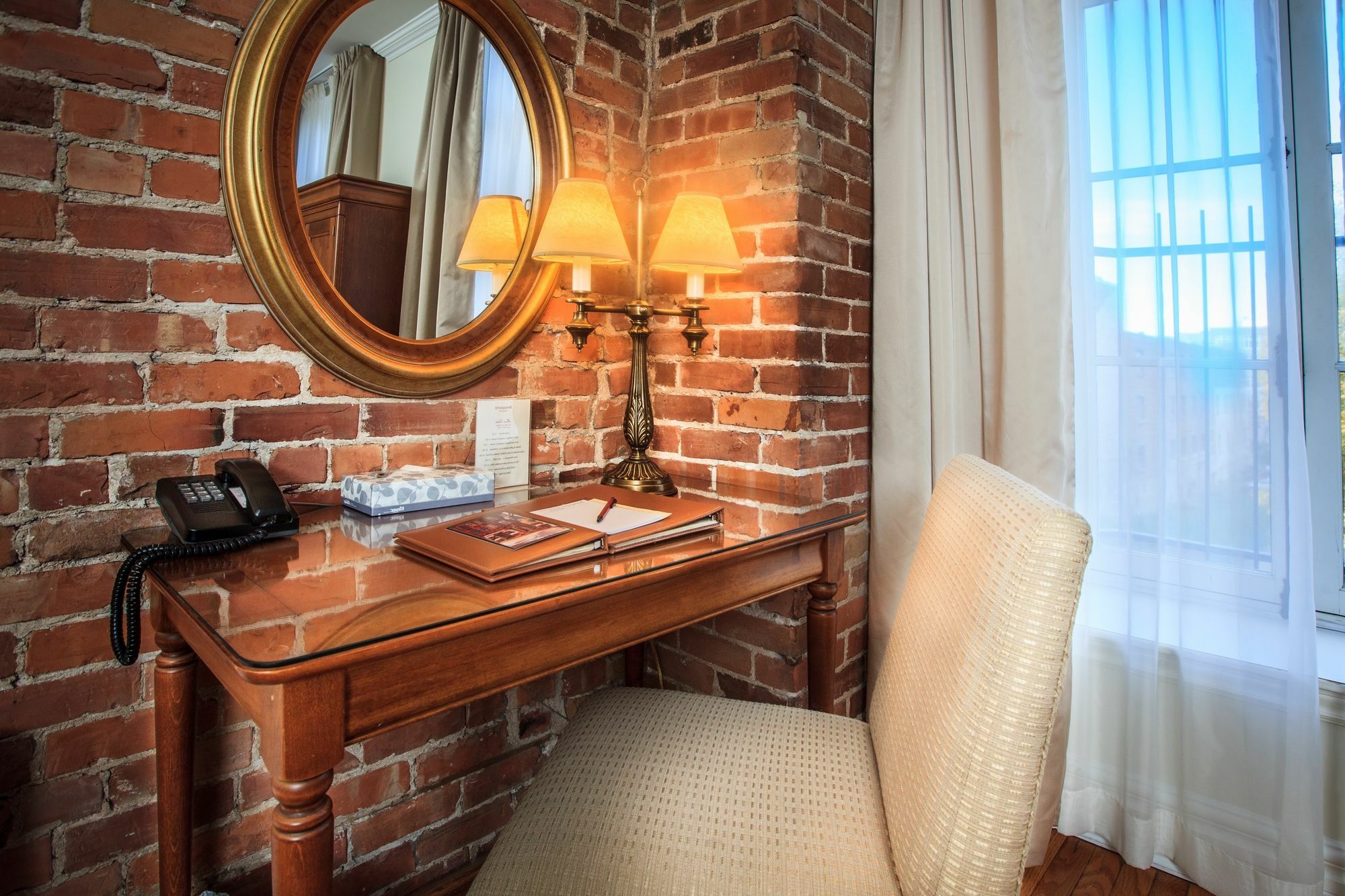 Hotel Bonaparte Montreal Luaran gambar